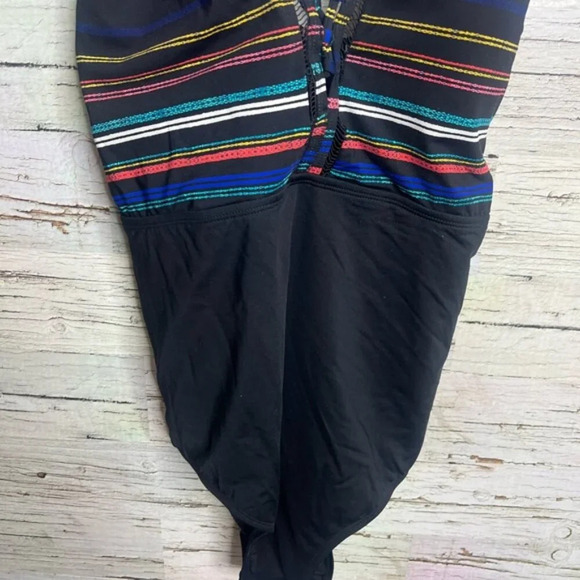 Beach couture swimsuit one piece black striped size 2x - Picture 2 of 9